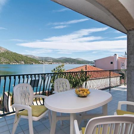 2 Bedroom Cozy Apartment In Marina Eksteriør bilde